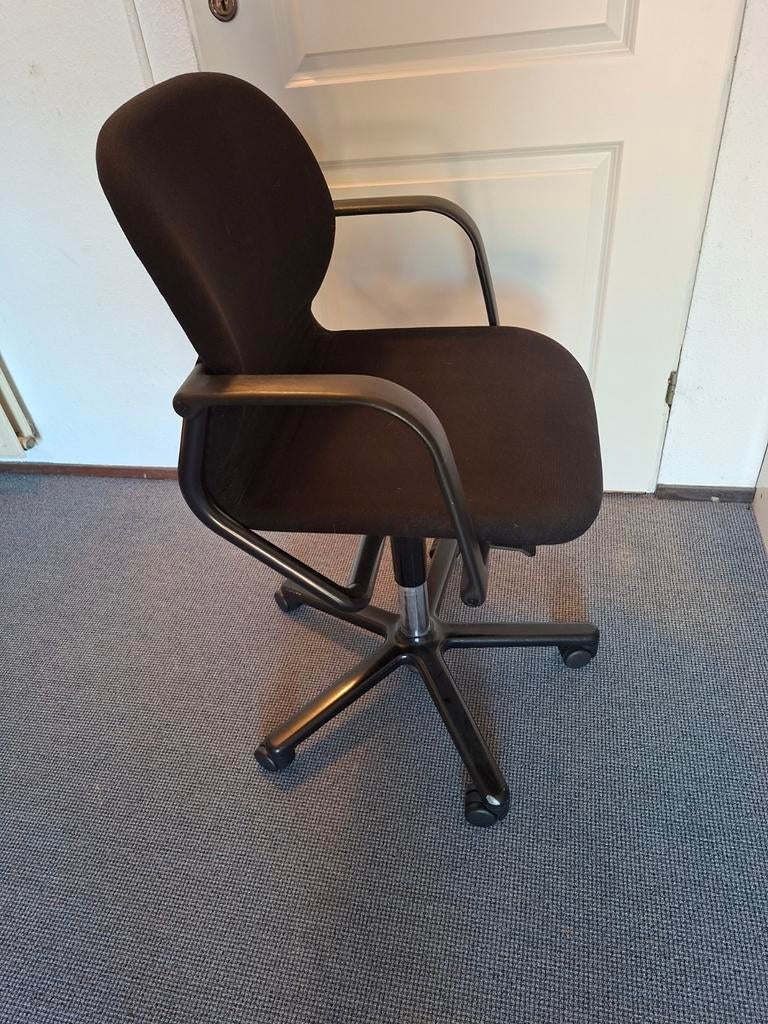 WILKHAHN 211/8 BUREAU STOEL  PERFECT !, Ophalen, Zwart, Zo goed als nieuw, Bureaustoel