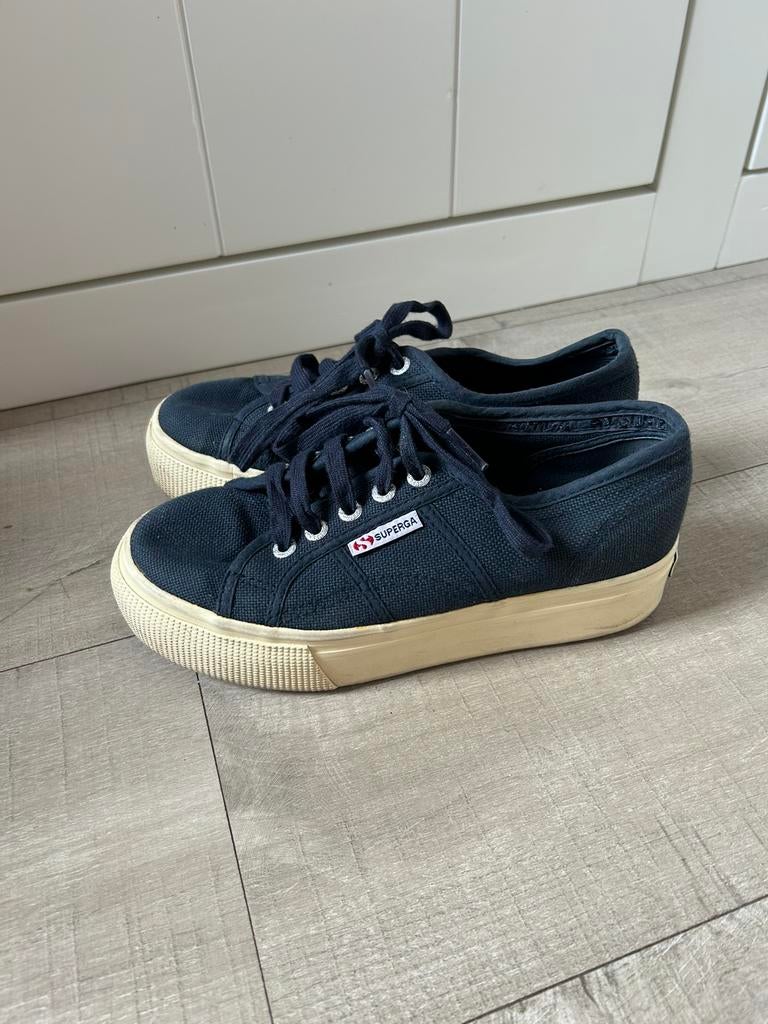 Donkerblauwe Superga sneakers maat 36, Blauw, Ophalen of Verzenden, Sneakers of Gympen, Zo goed als nieuw