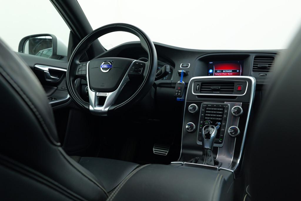 Volvo V60 2.0 T4 Business Sport | 190 PK | R-design | Automa, Gebruikt, Leder en Stof, Wit, Origineel Nederlands