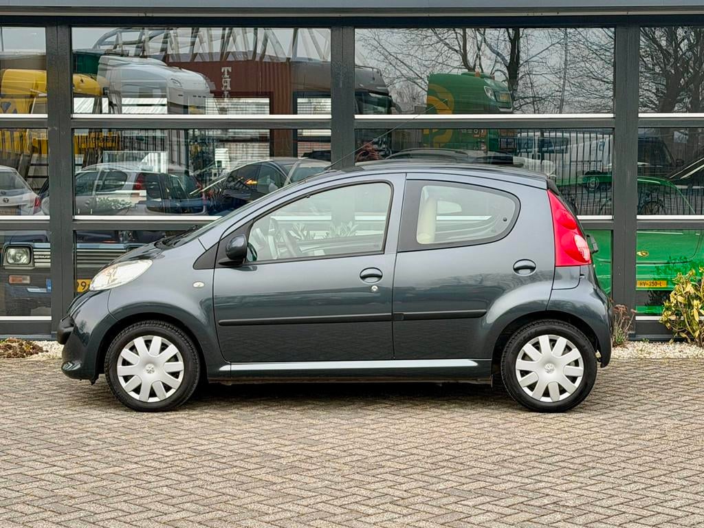 Peugeot 107 1.0-12V XS Lage kmstand 5 deurs NAP APK !, Voorwielaandrijving, Stof, Beige, 4 stoelen