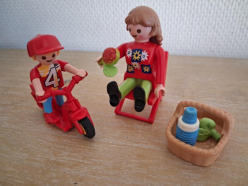 Playmobil mama met picknick en peuter op step, Ophalen of Verzenden, Zo goed als nieuw, Complete set