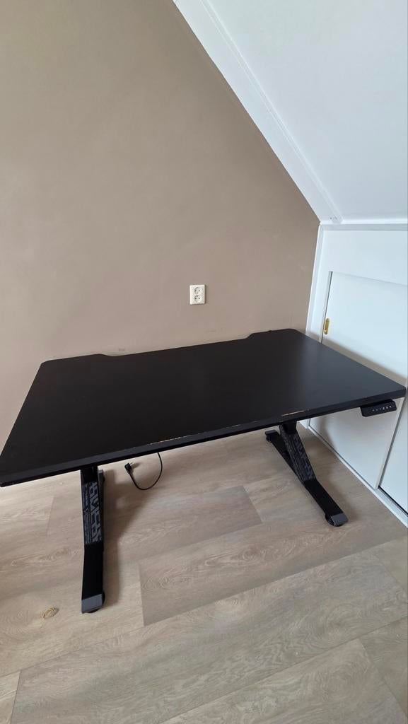 IKEA UPPSPEL gaming bureau, Ophalen, In hoogte verstelbaar, Gebruikt
