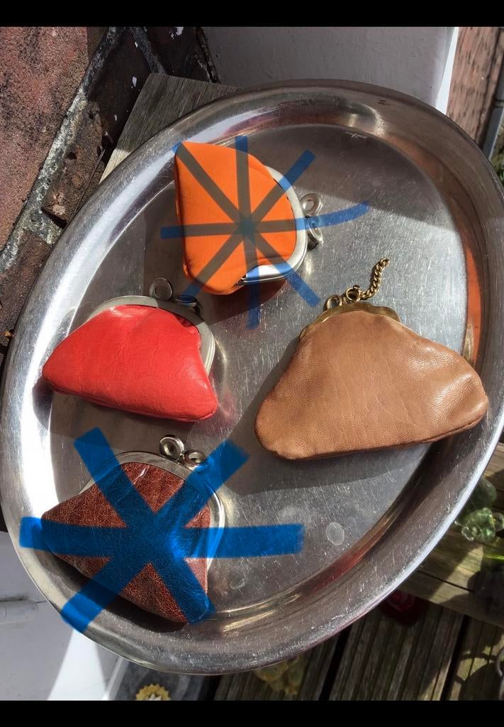 2 x Leren portemonnee, van licht bruin en rood leer + beugel, Ophalen of Verzenden, Leer