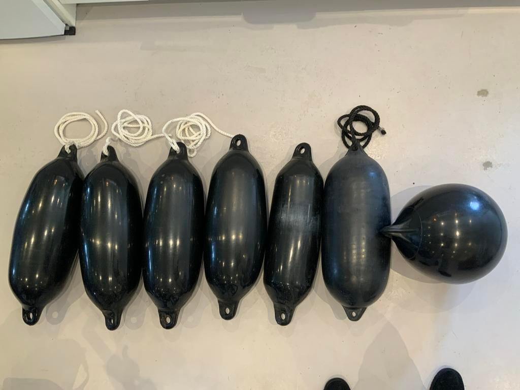 Zeven stootwillen / fenders, zwart, Ophalen of Verzenden, Gebruikt, Overige typen