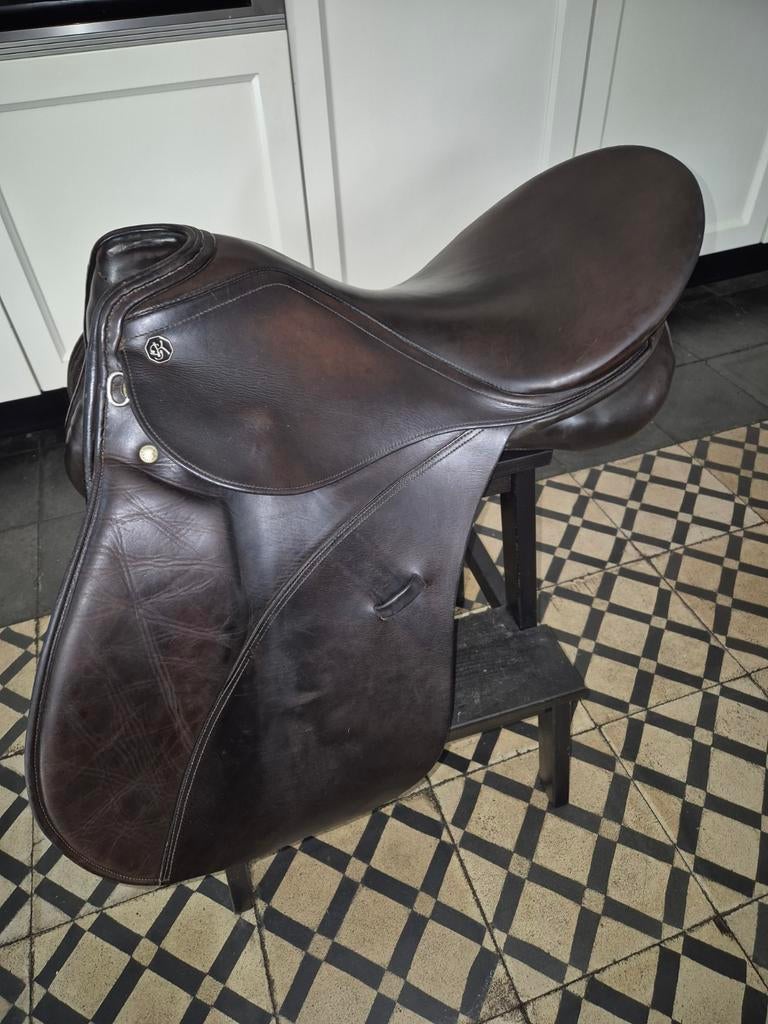 Veelzijdigheidszadel Kieffer 18 inch, Dieren en Toebehoren, Paarden en Pony's | Zadels, Ophalen of Verzenden, Gebruikt