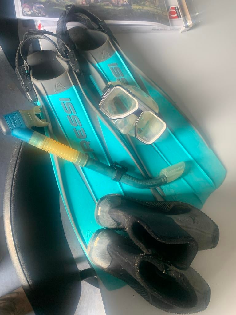 Snorkelset met vinnen, duikbril en waterschoenen, Ophalen of Verzenden, Gebruikt