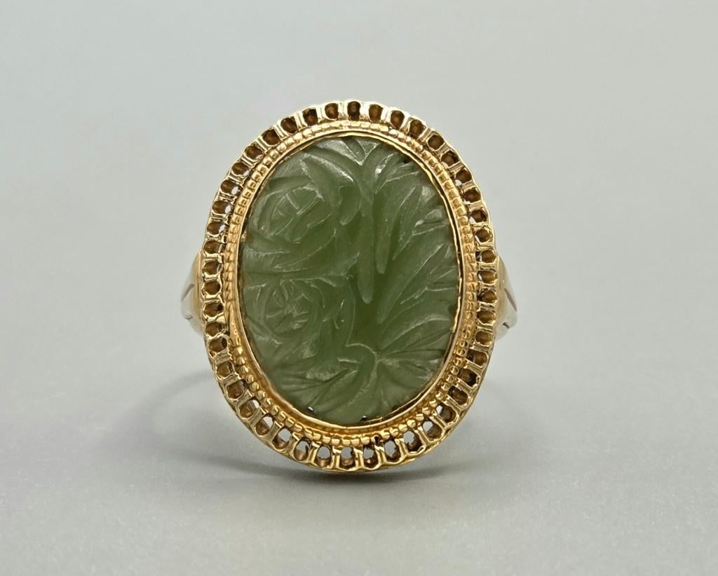 Gouden Vintage ring edelsteen groene  jade. 2026/196, 18 tot 19, ., Ophalen of Verzenden, Zo goed als nieuw