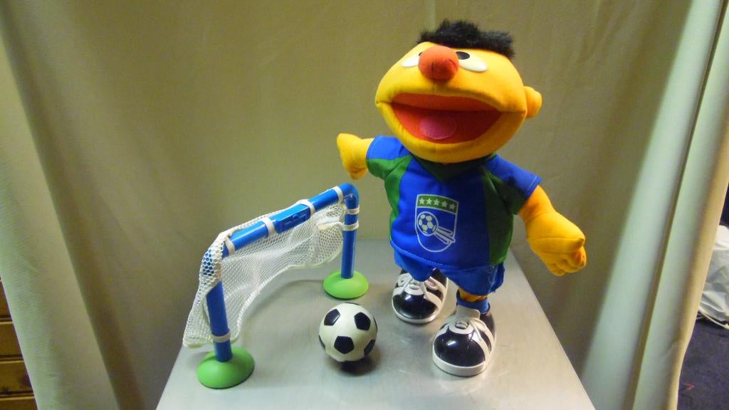 Ernie voetballer, Ophalen of Verzenden, Jongen of Meisje