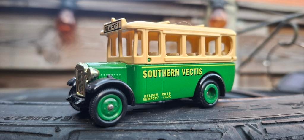 Days Gone Southern Vectis bus model, Hobby en Vrije tijd, Modelauto's | Overige schalen, Ophalen of Verzenden