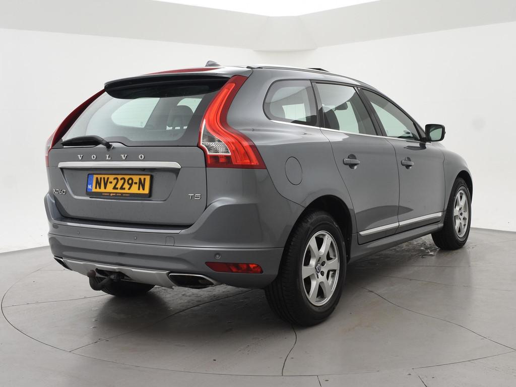 Volvo XC60 2.0 T5 FWD 245 PK POLAR+ PANORAMA | LEDER | TREKH, 15 km/l, Gebruikt, 4 cilinders, 1969 cc