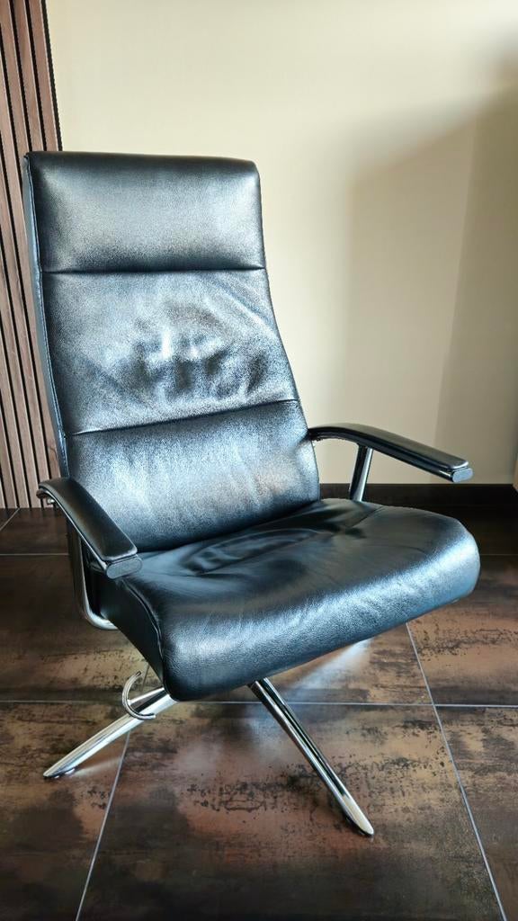 2 MONTEL, leren draaistoelen., Ophalen, Zo goed als nieuw, 75 tot 100 cm, Leer