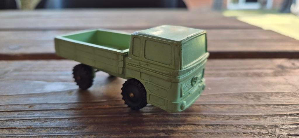 Mercedes vrachtwagen vinyl line, Ophalen