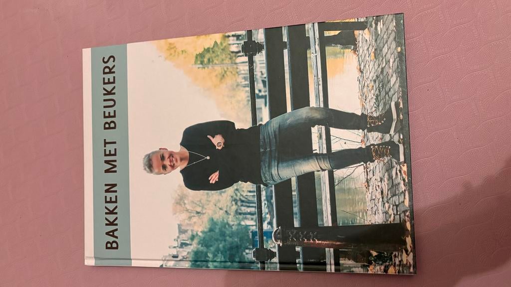 Bakken met Beukers - Zo goed als nieuw kookboek, Boeken, Ophalen of Verzenden, Zo goed als nieuw, Gezond koken, Taart, Gebak en Desserts