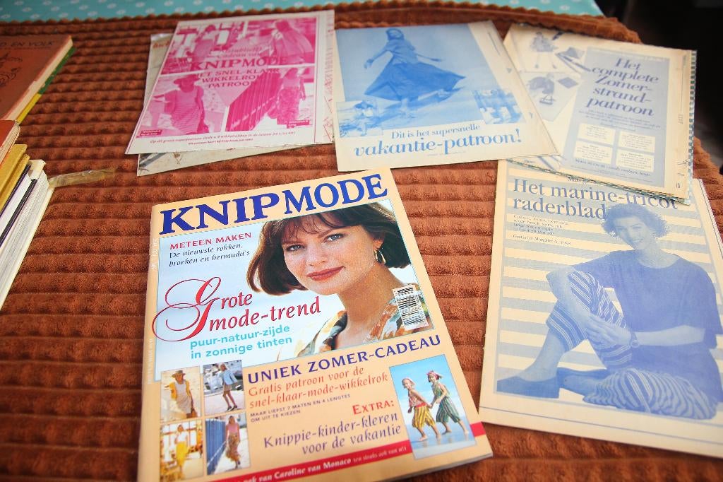 knipmode met patronen, Boeken, Tijdschriften en Kranten, Gelezen, Damesbladen, Ophalen of Verzenden