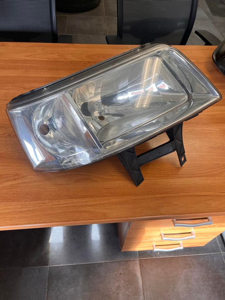 Koplamp rechts Volkswagen Transporter T5 (2003-2009), Ophalen of Verzenden, Gebruikt, Volkswagen