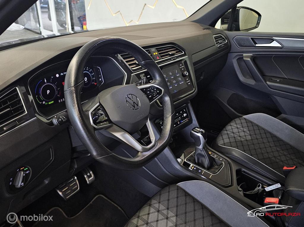 Volkswagen Tiguan 1.4 TSI eHybrid R-Line Panorama/Keyless/Bl, 1716 kg, Zwart, 4 cilinders, Adaptive Cruise Control