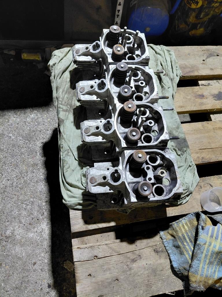 Deutz 912 cillinderkoppen, Ophalen of Verzenden