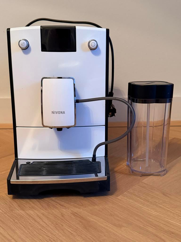 Nivona CafeRomatica 779 Espressomachine - Zo goed als nieuw, Witgoed en Apparatuur, Koffiezetapparaten, Ophalen, Afneembaar waterreservoir