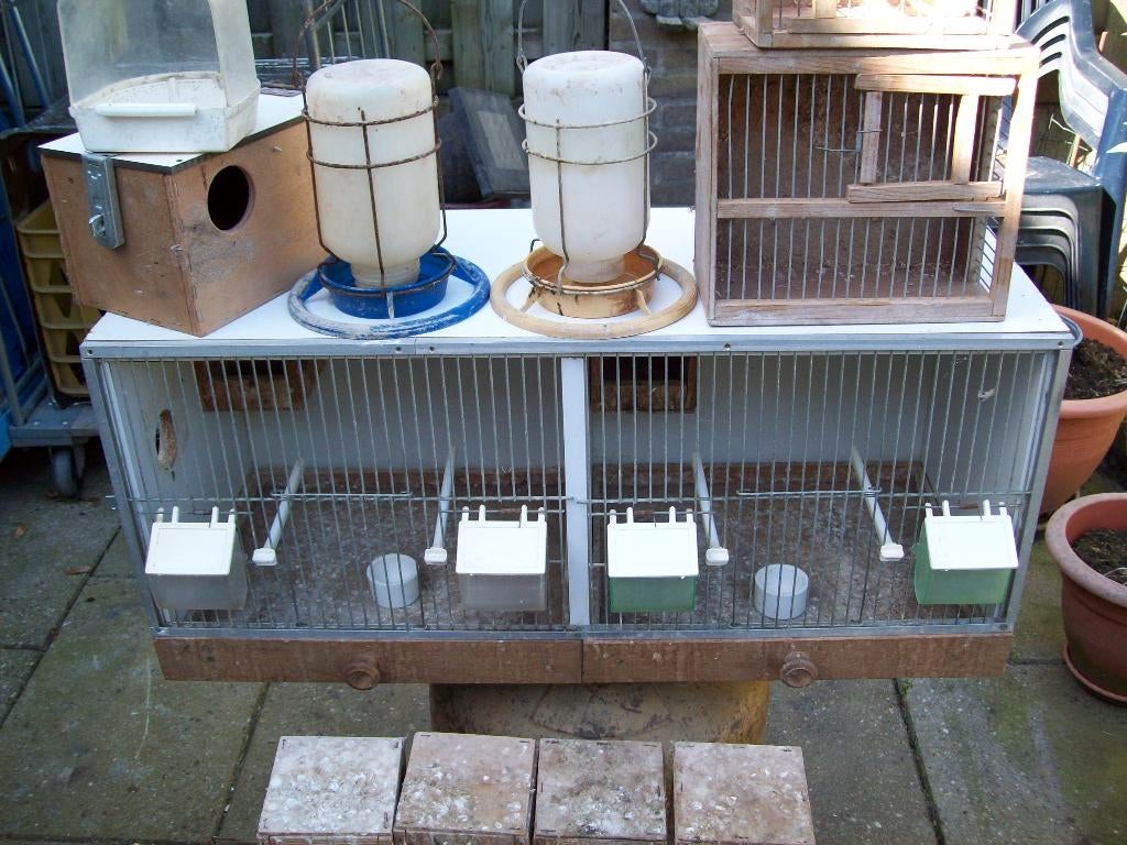 Vogelbroedkooi + diverse andere spullen, Ophalen, Gebruikt, Hout, Vogelkooi