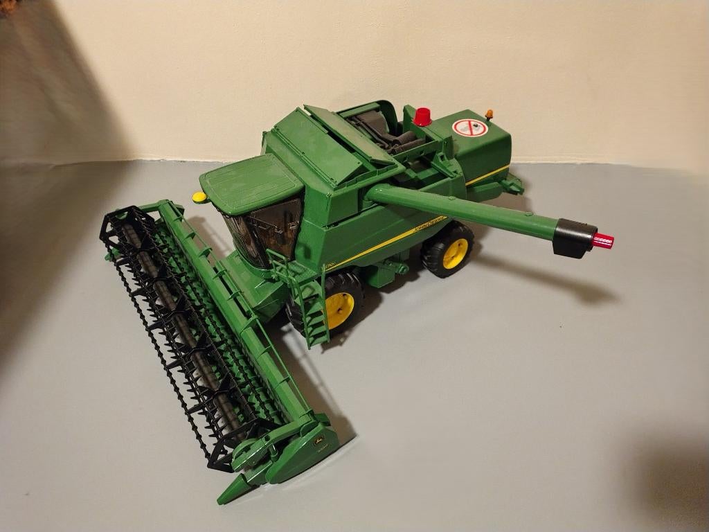 Bruder 02132 - John Deere Maaidorsmachine T670i, Kinderen en Baby's, Speelgoed | Speelgoedvoertuigen, Ophalen of Verzenden, Zo goed als nieuw