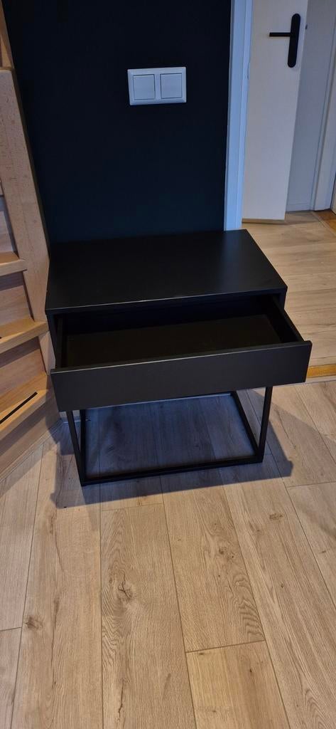 Ikea Vikhammer nachtkastje, Huis en Inrichting, Slaapkamer | Nachtkastjes, Ophalen