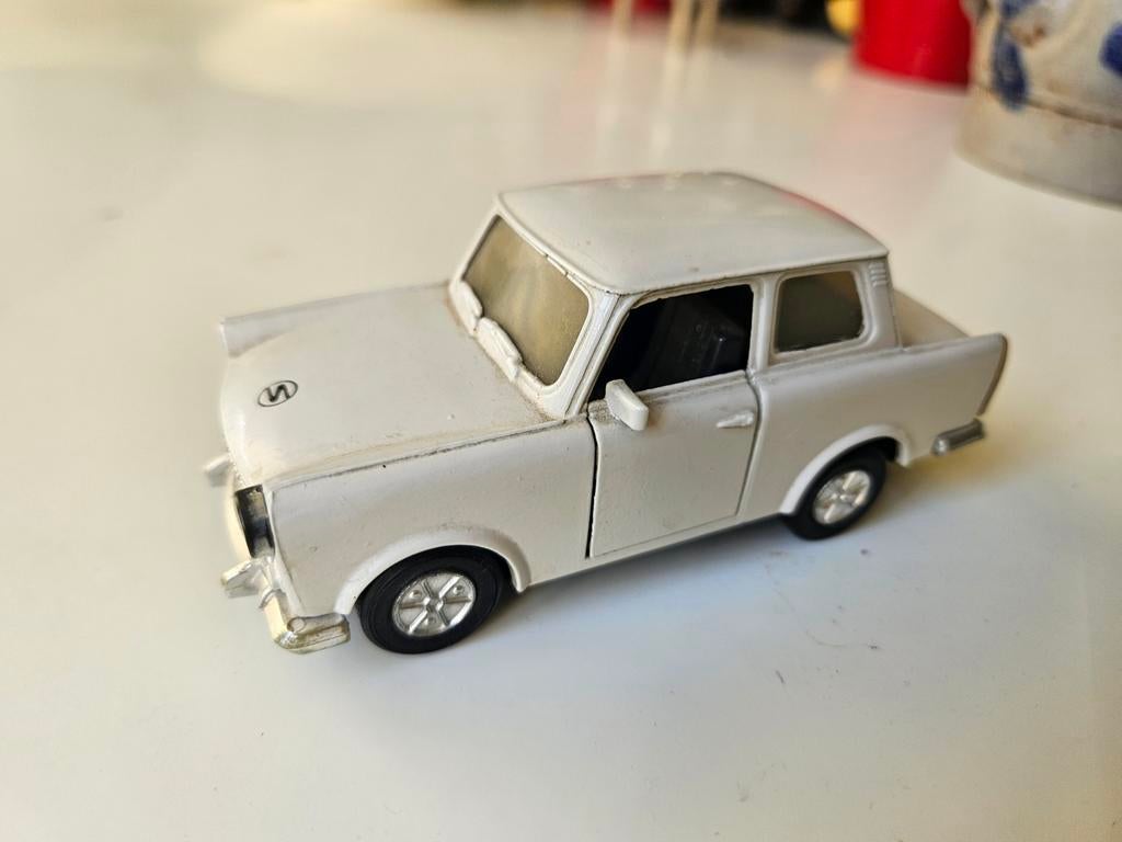 Witte Trabant modelauto - Vintage miniatuur auto, Overige merken, Gebruikt, 1:50 of kleiner, Auto