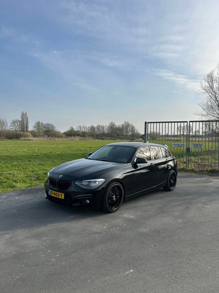 BMW 1-Serie 116I 100KW 5DR 2011 Zwart, 1-Serie, Euro 5, Zwart, 4 cilinders