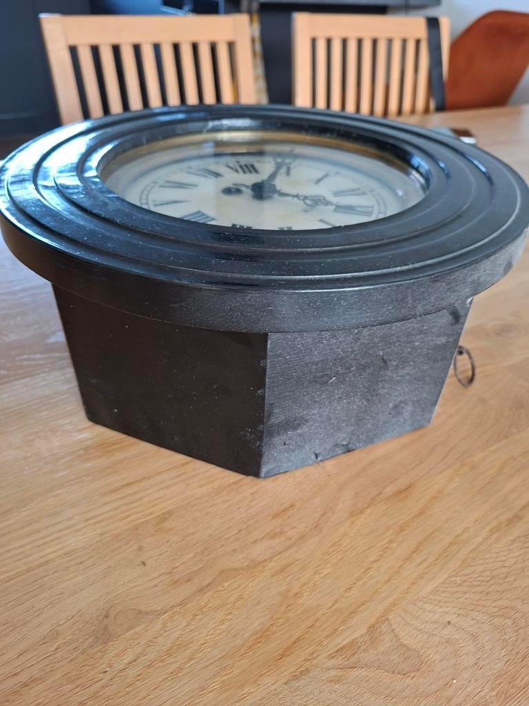 Antieke schoolklok, Antiek en Kunst, Antiek | Klokken, Ophalen of Verzenden