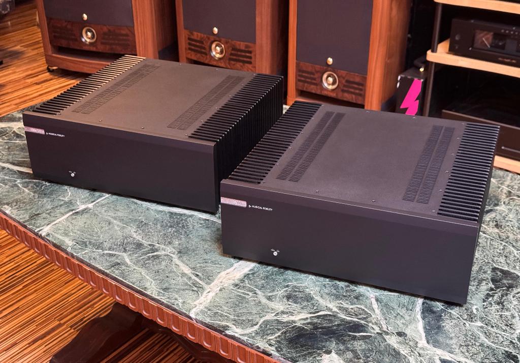 Musical Fidelity M8-700M / Monoblokken, Overige merken, Gebruikt, Ophalen of Verzenden, 120 watt of meer