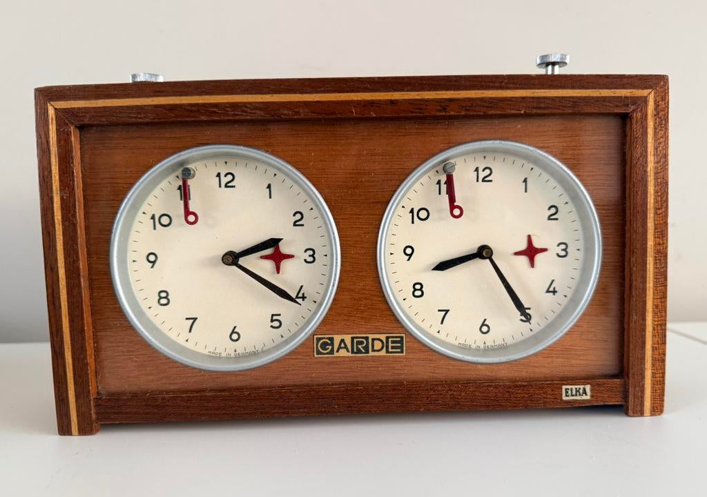 Unieke Garde én Elka klok! Schaken schaakklok, Ophalen of Verzenden