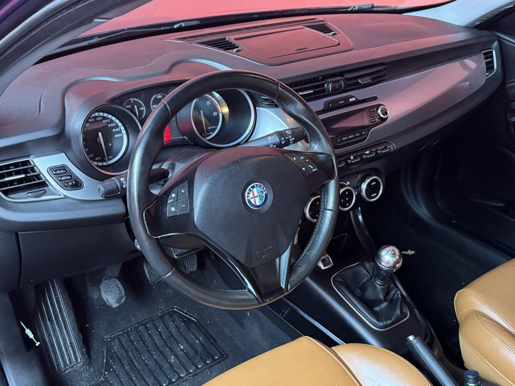 Alfa Romeo Giulietta 1.6 JTDm Distinctive, Auto's, Alfa Romeo, Voorwielaandrijving, Euro 5, Gebruikt, 4 cilinders