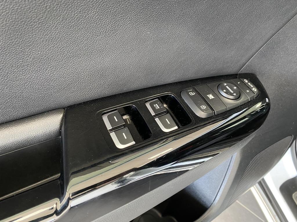 Kia Sportage 1.6 T-GDI 4WD GT-Line First Edition Automaat ,, Gebruikt, 4 cilinders, Parkeersensor, Wit