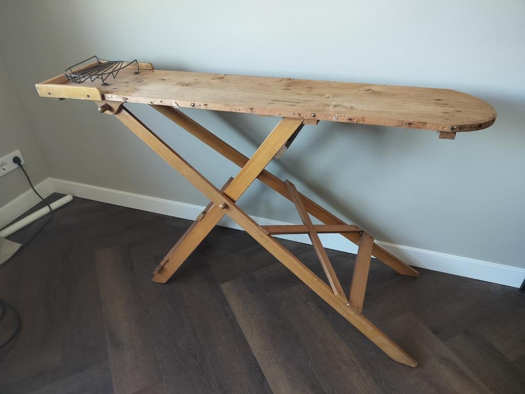 Antieke houten strijkplank, Ophalen