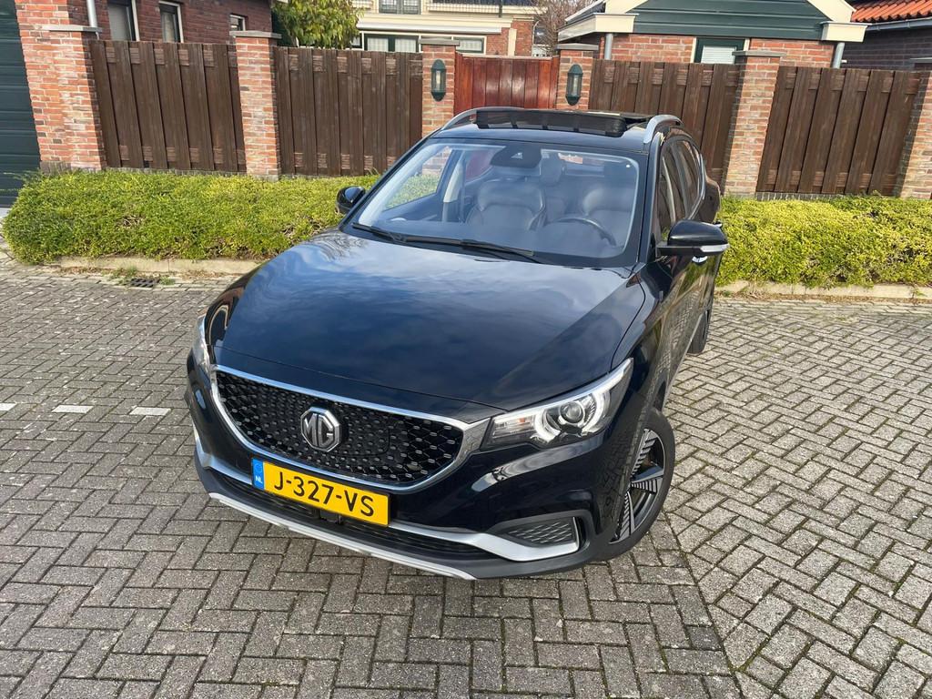 MG MG ZS EV Luxury 45 kWh NAVI PANORAMADAK GOED LEZEN SOH 88, Gebruikt, Zwart, ZS, 1507 kg