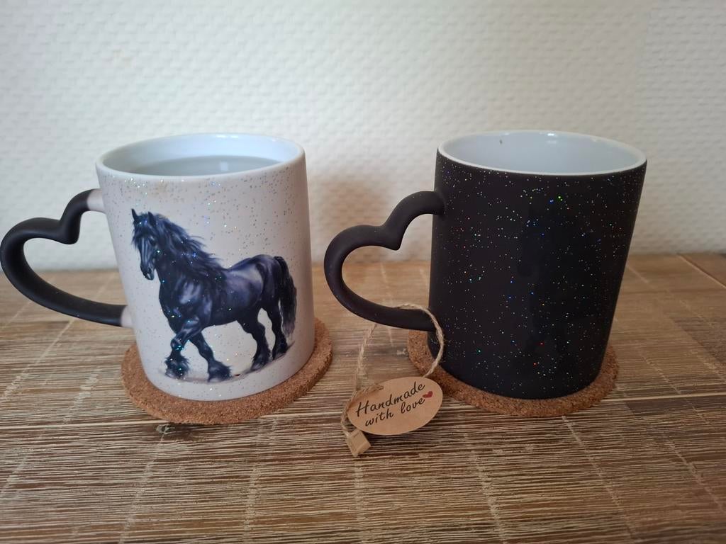 Paarden beker / mok met Fries paard NIEUW, Overige materialen, Nieuw, Ophalen of Verzenden, Overige stijlen