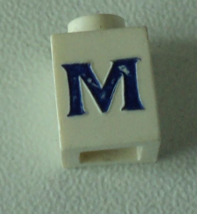3005ptM (1) 1x White Brick 1 x 1 with Blue Capital Letter M, Ophalen of Verzenden, Gebruikt