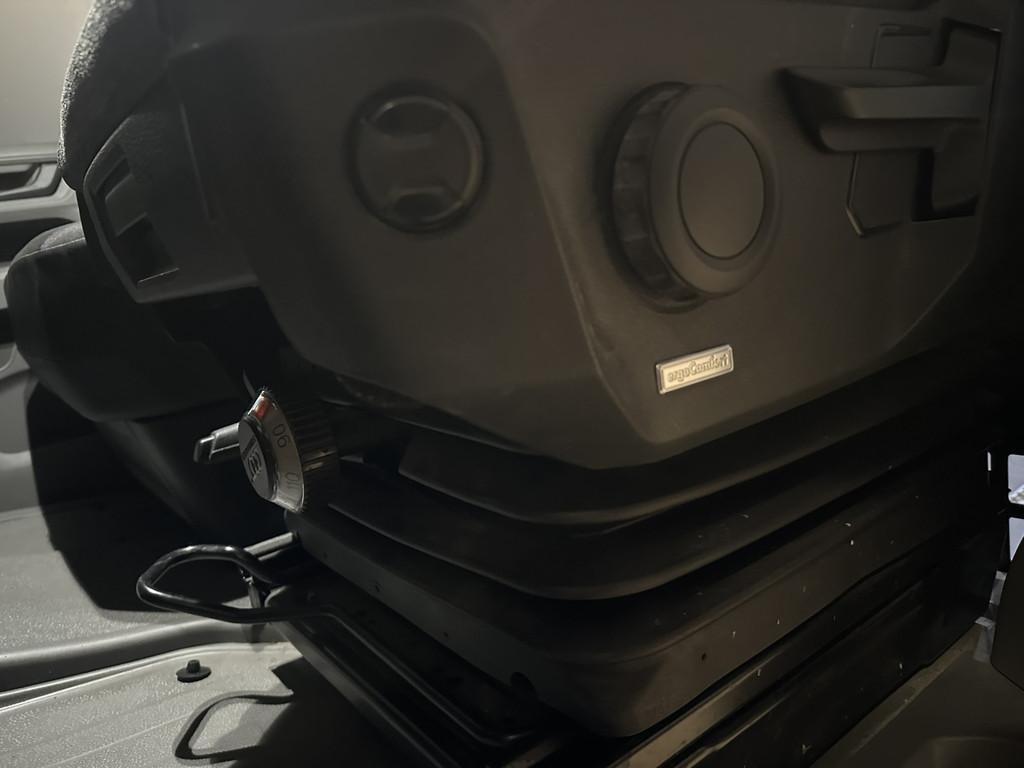 Volkswagen Crafter 2.0 TDI 141pk L3H3 L2H2 Euro6 Airco | Cam, Voorwielaandrijving, Stof, Gebruikt, 4 cilinders