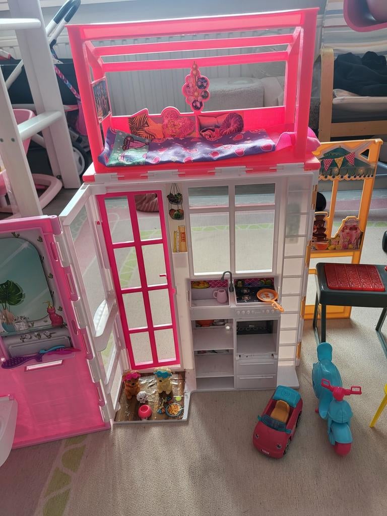 Barbie huis met extra attributen, Ophalen of Verzenden