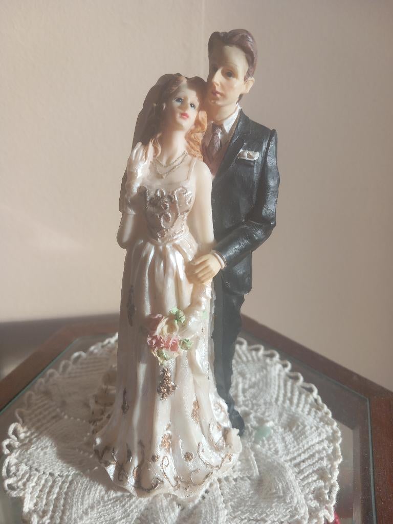 beeldje van een bruidspaar, Ophalen of Verzenden, Zo goed als nieuw, Mens