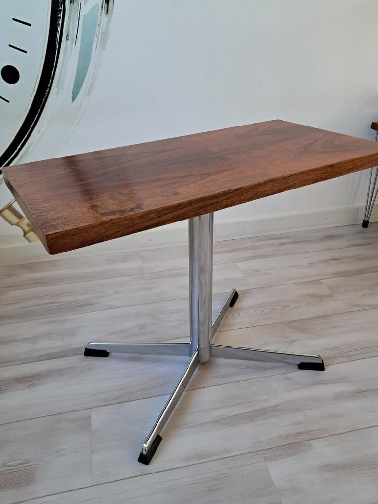Tv tafel 70 cm draaipoot van chroom, Gebruikt, 55 tot 75 cm, Rechthoekig, Jaren 70