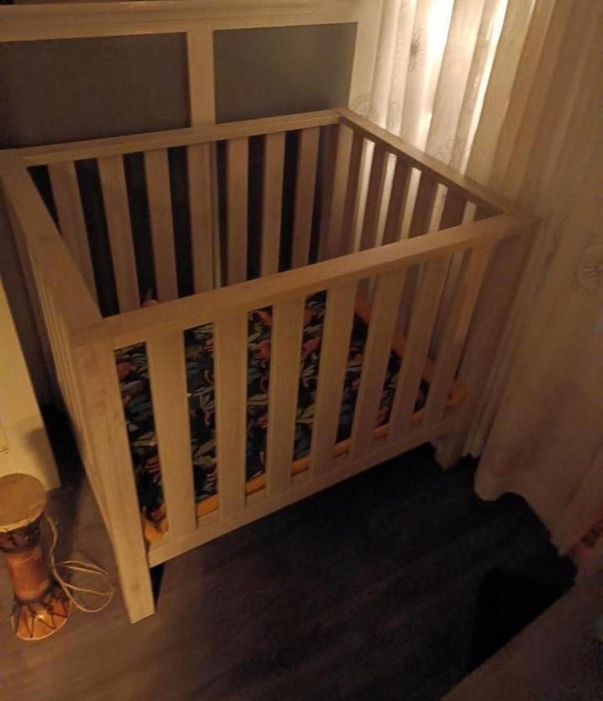 Houten ledikantje voor baby of peuter, Kinderen en Baby's, Babywiegjes en Ledikanten, Ophalen of Verzenden, Gebruikt, Ledikant