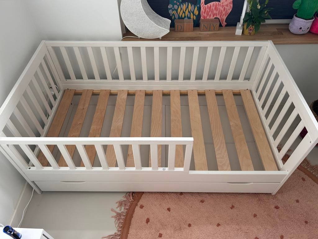 Wit houten peuterbed Petit Amelie met opberglade, Kinderen en Baby's, Ophalen, 70 tot 85 cm, 140 tot 160 cm, Zo goed als nieuw