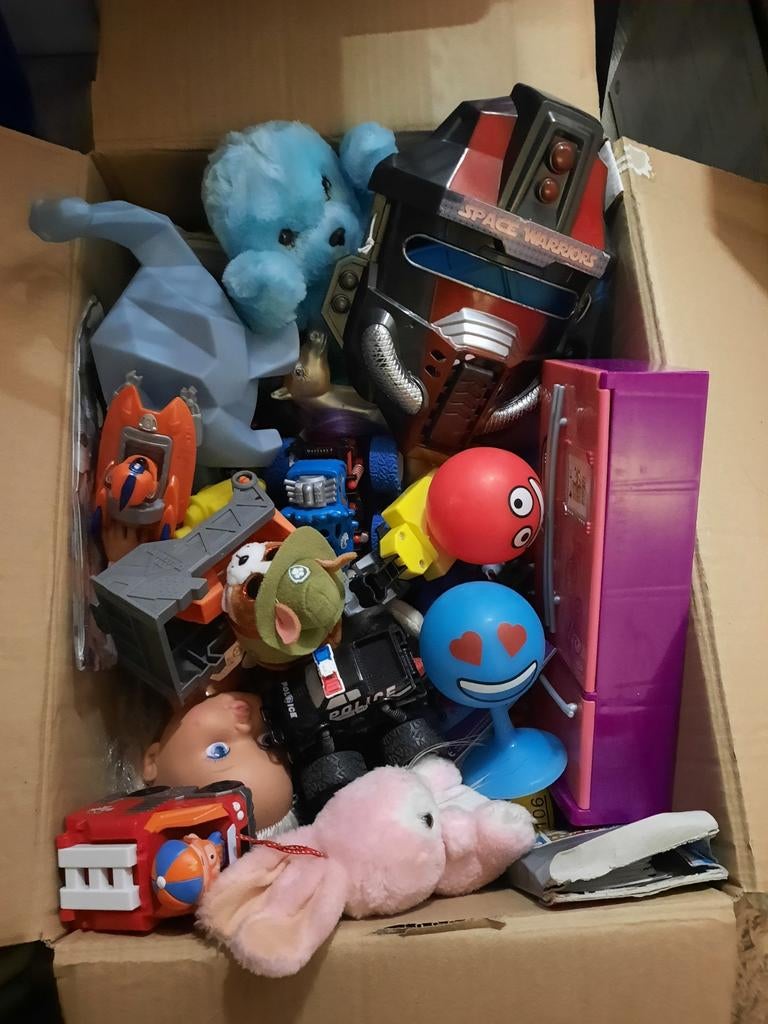 Gratis doos speelgoed, Ophalen