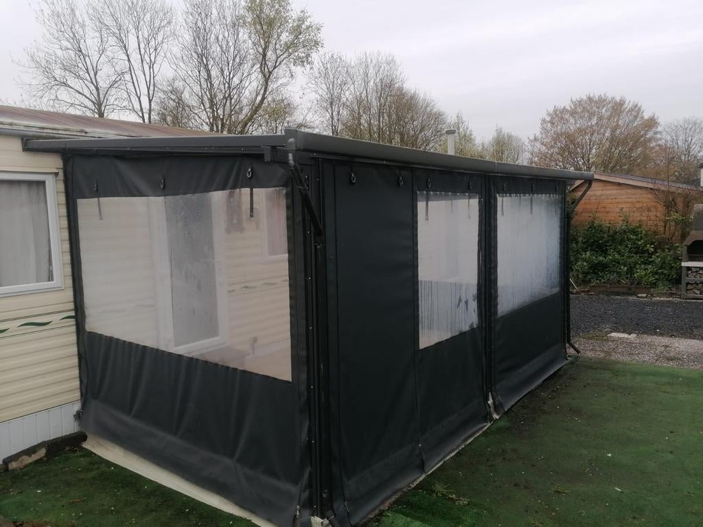 Overkapping, pergola stacaravan met zeilen, Ophalen