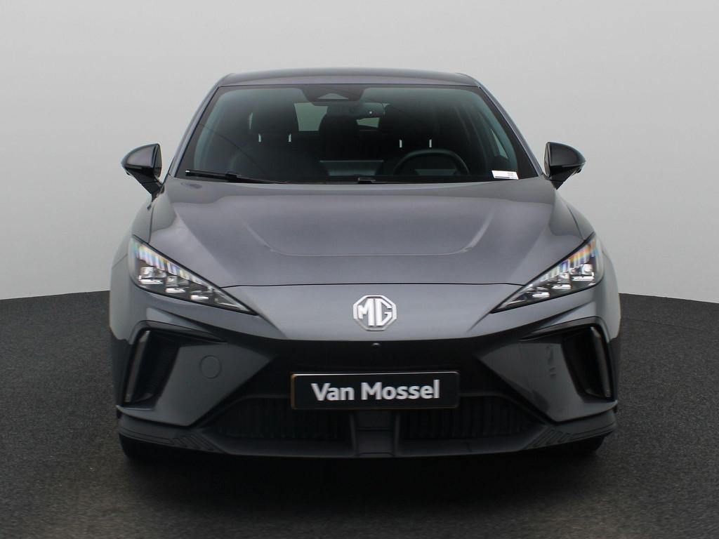 MG MG4 64 kWh Luxury | 360 Camera | Adaptieve Cruise Control, Auto's, MG, Automaat, 12 maanden, Gebruikt, 1675 kg