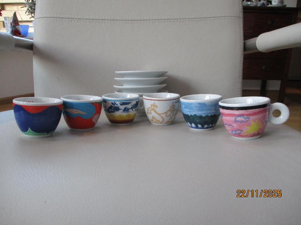 ILLY COLLECTION 1994 - Simone Meentzen - cups - Italië, Verzamelen, Ophalen of Verzenden, Zo goed als nieuw, Porselein, Kop en/of schotel