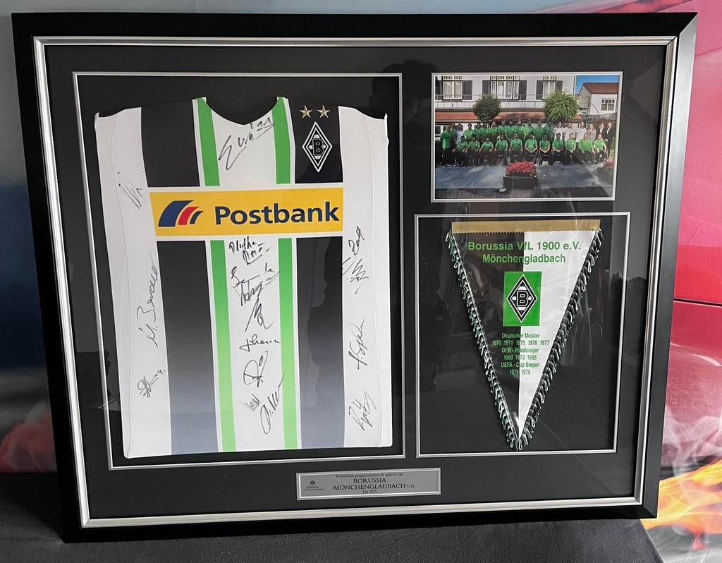 Voetbal shirt ingelijst, Verzamelen, Sportartikelen en Voetbal, Ophalen, Zo goed als nieuw, Buitenlandse clubs, Shirt