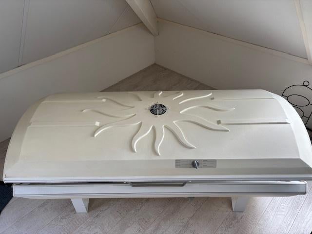 Dubbelzijdige zonnebank Alisun E10 (GRATIS), Ophalen, Gebruikt, Zonnebank dubbelzijdig, 15 lampen of meer