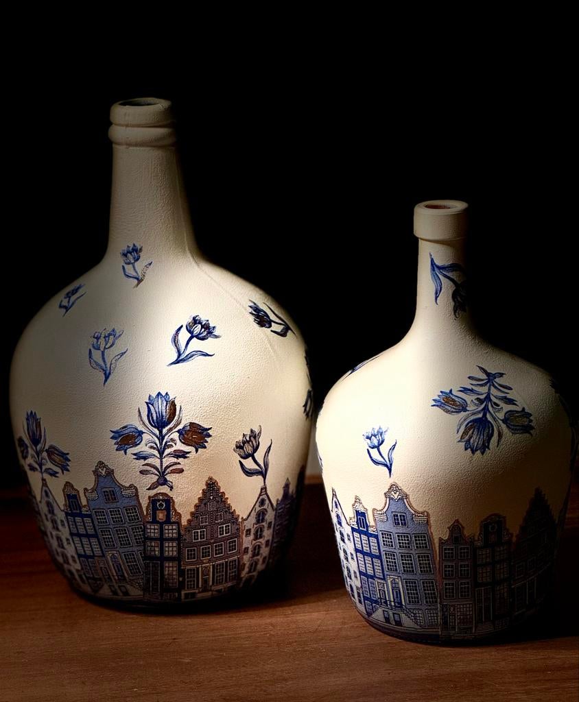 2 Decoupage Vazen Delftsblauw met Amsterdamse grachtenpanden, Antiek en Kunst, Ophalen of Verzenden