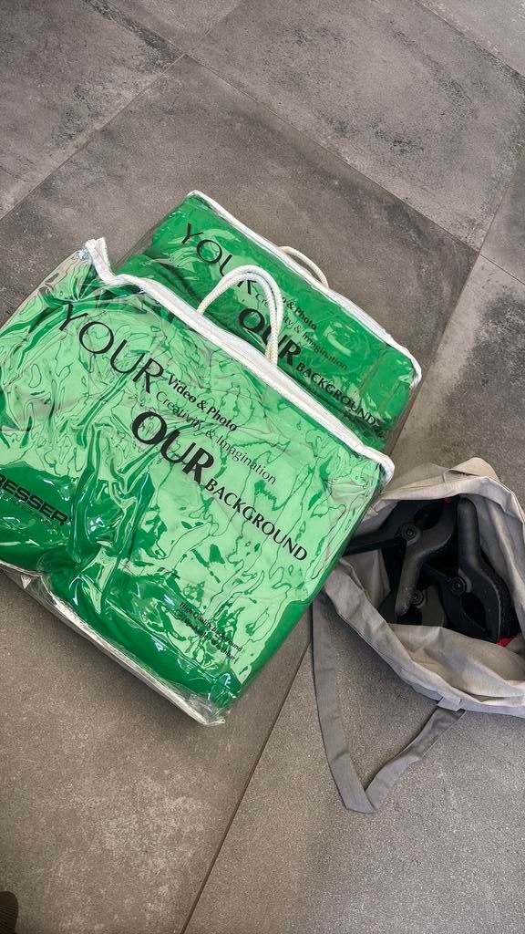 BRESSER Y-9 Achtergrond Doek 3x6m Chromakey Groen 2 stuks en, Info@bresser.nl, Bresserlaan 1, Zo goed als nieuw, Achtergrond